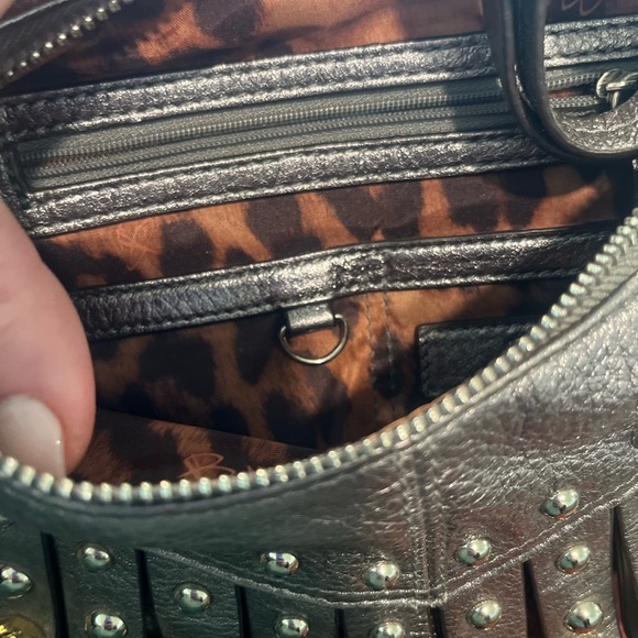 Like new B Makowski leather silver fringe shoulder hobo bag - Picture 2 of 5